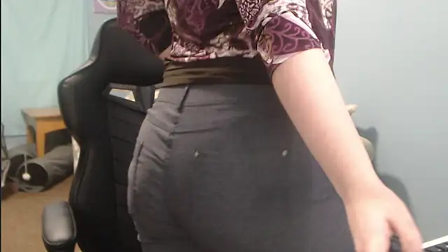 TreeJeanne online show from December 11, 4:09 pm