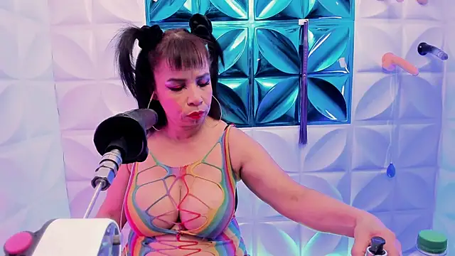 annie wigg online show from February 9, 3:32 am