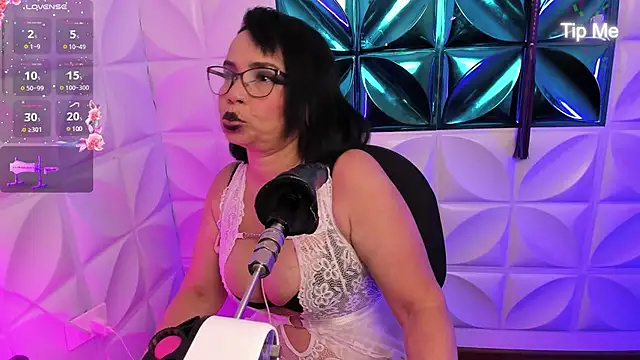 annie wigg online show from February 16, 3:04 am