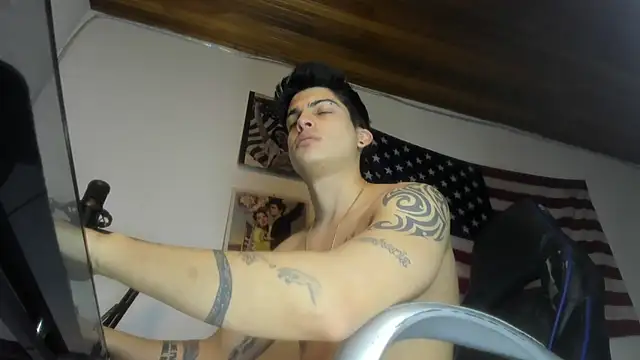 charlie hotxxx online show from January 31, 11:58 pm