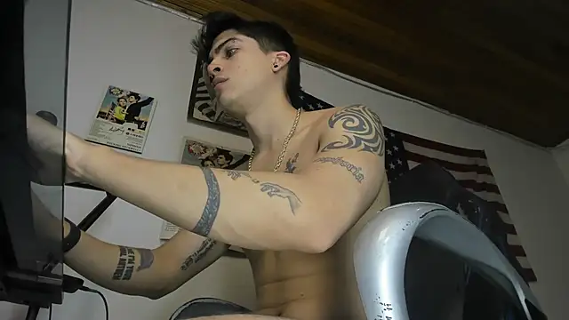 charlie hotxxx online show from May 3, 2:17 am
