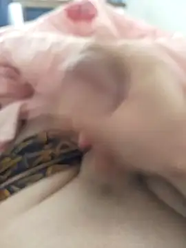 Snapshot of xozox chatting on October 25, 9:06 am xozox online show from October 25, 9:06 am