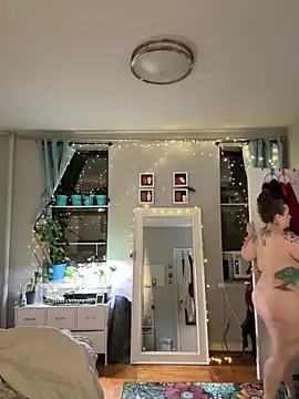 sylviahhh online show from June 14, 2:24 am
