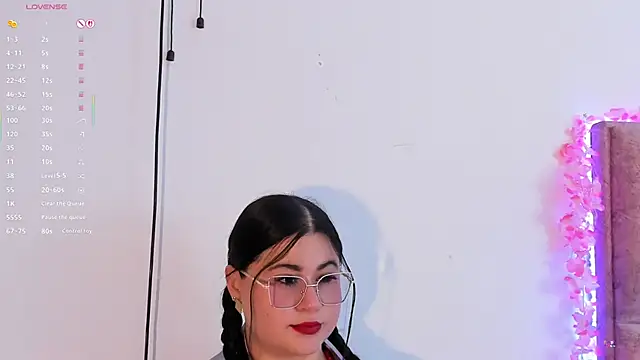 miahkumar online show from June 13, 7:34 pm