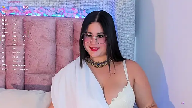 miahkumar online show from June 18, 1:50 am