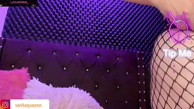 Snapshot of saara_queen_ chatting on January 18, 7:04 pm saara queen online show from January 18, 7:04 pm