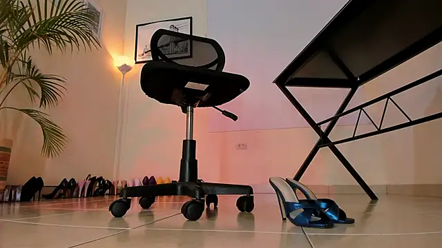 Kimmroggerr online show from January 25, 11:11 pm