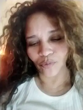 Snapshot of Alma_Sexyy chatting on November 2, 11:18 pm Alma Sexyy online show from November 2, 11:18 pm