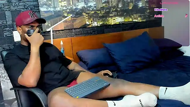 thomas santtos1 online show from February 17, 9:52 pm