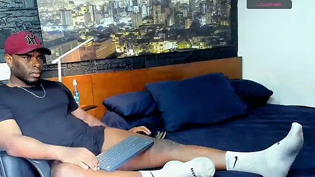 thomas santtos1 online show from February 25, 9:02 pm