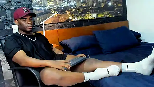 thomas santtos1 online show from March 11, 11:48 pm