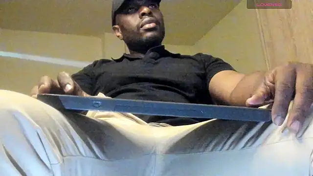 Snapshot of thomas_santtos1 chatting on July 2, 3:45 am thomas santtos1 online show from July 2, 3:45 am