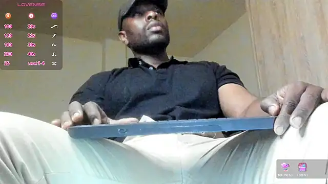 Snapshot of thomas_santtos1 chatting on July 7, 1:37 pm thomas santtos1 online show from July 7, 1:37 pm