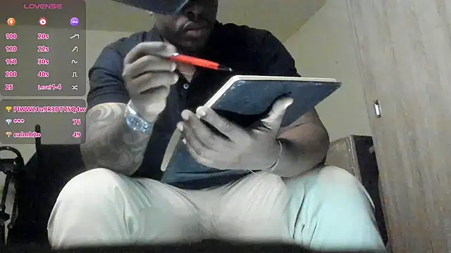 Snapshot of thomas_santtos1 chatting on July 10, 3:47 pm thomas santtos1 online show from July 10, 3:47 pm