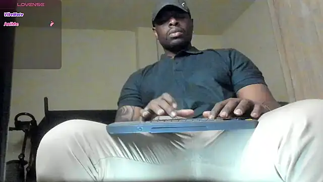 Snapshot of thomas_santtos1 chatting on July 12, 2:52 pm thomas santtos1 online show from July 12, 2:52 pm