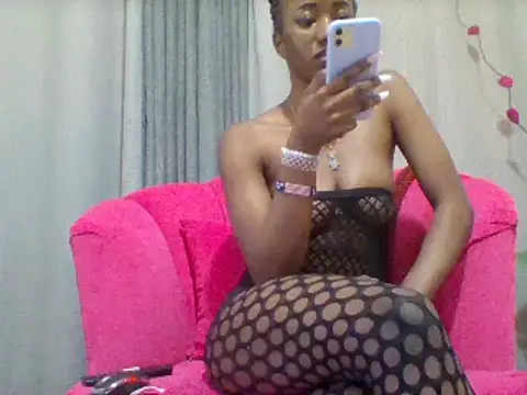 Queeen model online show from January 22, 12:06 pm