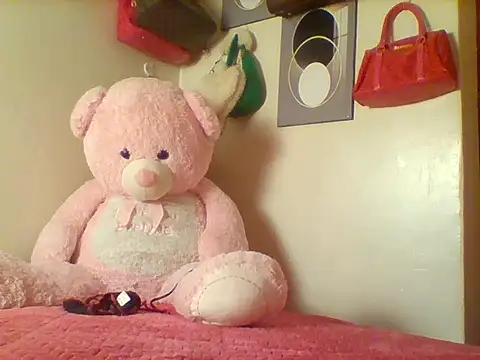 Snapshot of Queeen_model chatting on October 10, 5:12 pm Queeen model online show from October 10, 5:12 pm