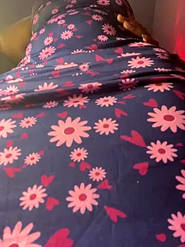 Snapshot of Cherrytowild chatting on October 31, 8:37 am Cherrytowild online show from October 31, 8:37 am