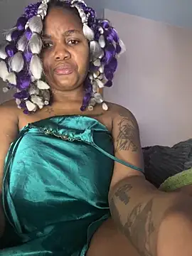 Snapshot of Cherrytowild chatting on February 13, 7:59 am Cherrytowild online show from February 13, 7:59 am