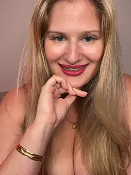 Busty-Ellie online show from June 13, 5:44 pm