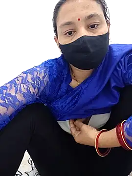 Snapshot of Aaradhya chatting on April 6, 1:25 am Aaradhya online show from April 6, 1:25 am