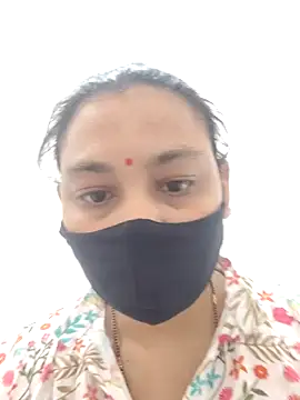 Snapshot of Aaradhya chatting on April 14, 1:44 am Aaradhya online show from April 14, 1:44 am