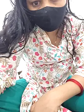 Snapshot of Aaradhya chatting on April 25, 1:25 pm Aaradhya online show from April 25, 1:25 pm