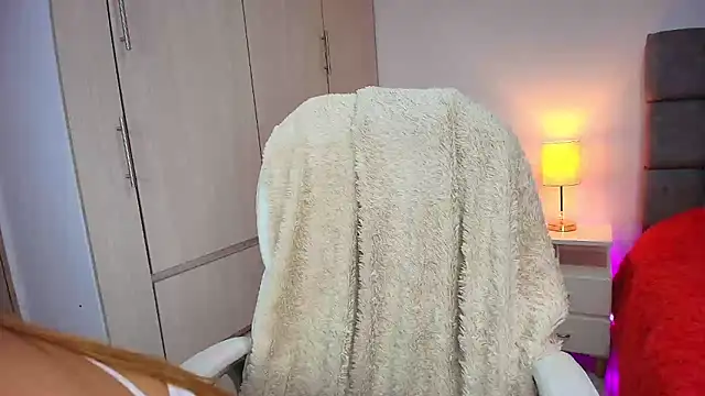 MariianaGomez online show from March 7, 6:00 pm