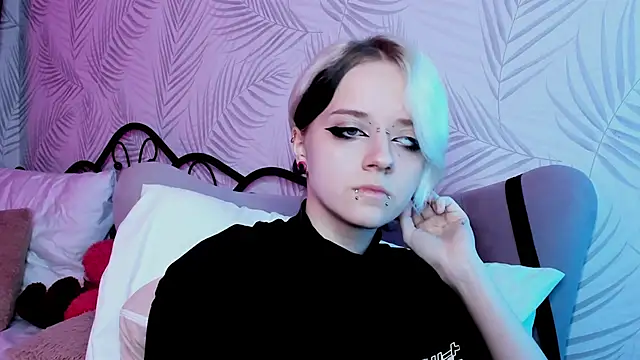 Snapshot of Holy_Silvia chatting on February 21, 11:33 am Holy Silvia online show from February 21, 11:33 am