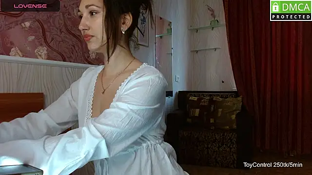 Linda Ernestine online show from March 28, 9:09 am