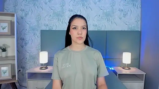 lexiethompson  online show from November 29, 12:08 pm