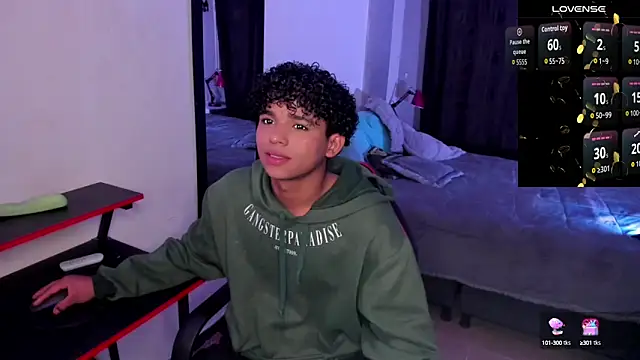 Snapshot of Noah_Smith04 chatting on September 30, 5:12 am Noah Smith04 online show from September 30, 5:12 am