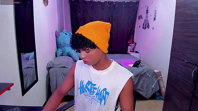 Snapshot of Noah_Smith04 chatting on October 9, 2:48 pm Noah Smith04 online show from October 9, 2:48 pm