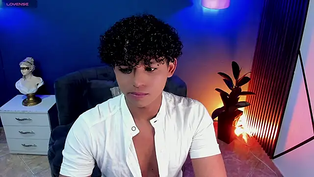 Snapshot of Noah_Smith04 chatting on October 14, 12:06 pm Noah Smith04 online show from October 14, 12:06 pm