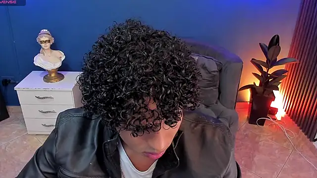 Snapshot of Noah_Smith04 chatting on October 16, 12:17 pm Noah Smith04 online show from October 16, 12:17 pm