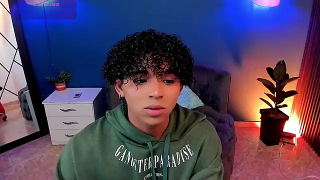 Snapshot of Noah_Smith04 chatting on November 7, 4:34 am Noah Smith04 online show from November 7, 4:34 am