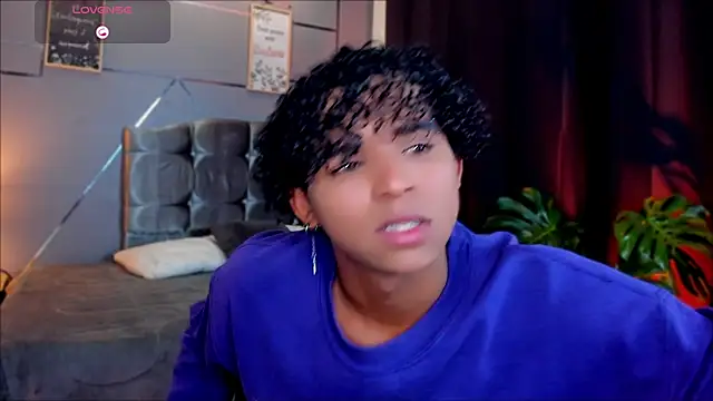 Snapshot of Noah_Smith04 chatting on November 17, 12:22 pm Noah Smith04 online show from November 17, 12:22 pm