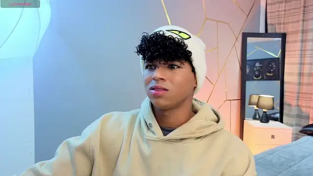 Snapshot of Noah_Smith04 chatting on November 26, 12:17 pm Noah Smith04 online show from November 26, 12:17 pm