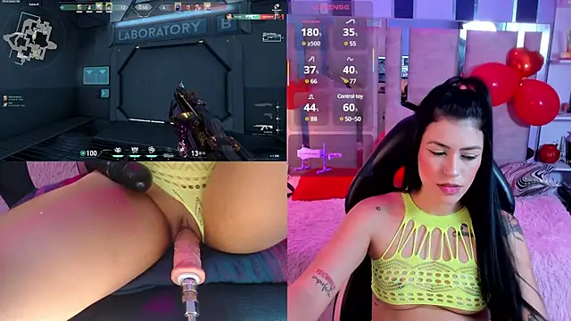 Snapshot of ValentinaGames chatting on February 14, 7:28 am ValentinaGames online show from February 14, 7:28 am