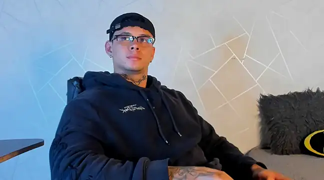 NoahhBrown online show from January 12, 4:10 am