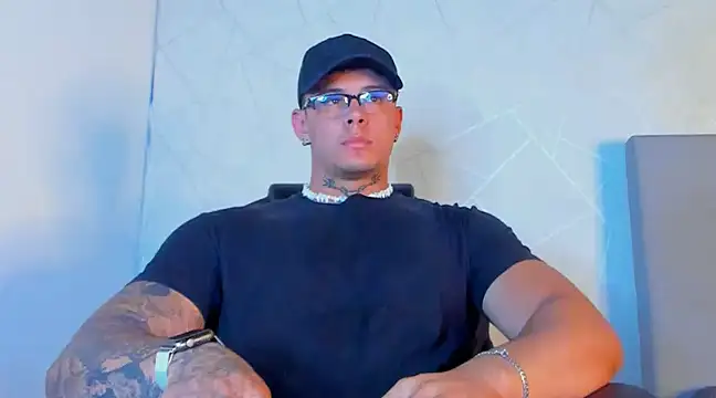 NoahhBrown online show from January 28, 3:57 am