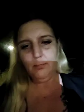 BecciDeluxe online show from October 17, 8:33 pm