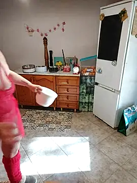 BecciDeluxe online show from November 27, 2:30 pm