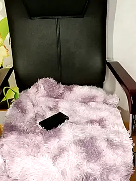 Blythe 69 online show from December 23, 3:55 pm