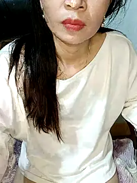 Blythe 69 online show from October 31, 12:55 am