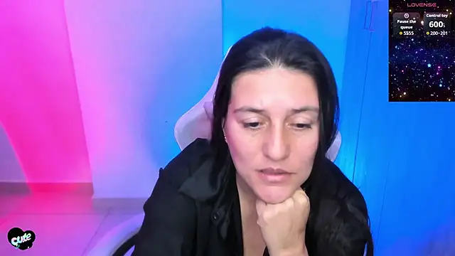 Snapshot of Saskyaa chatting on May 18, 3:35 am Saskyaa online show from May 18, 3:35 am