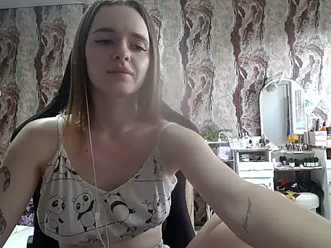 Snapshot of samanta55555 chatting on June 24, 10:47 am samanta55555 online show from June 24, 10:47 am