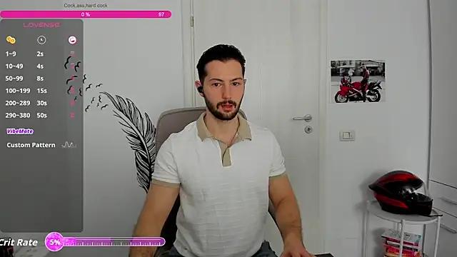 Snapshot of ZackFraser chatting on February 13, 9:49 am ZackFraser online show from February 13, 9:49 am