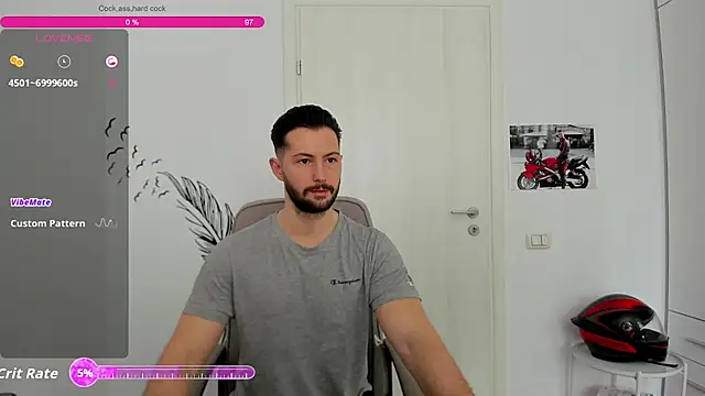 Snapshot of ZackFraser chatting on February 20, 10:38 am ZackFraser online show from February 20, 10:38 am