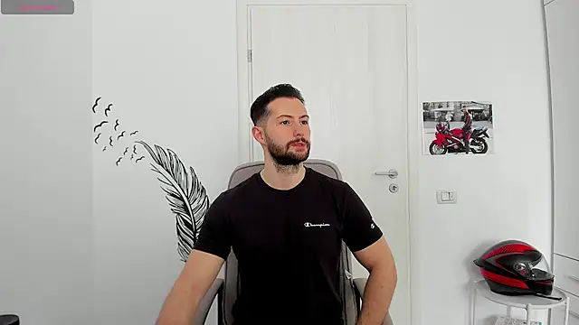 Snapshot of ZackFraser chatting on February 26, 9:19 am ZackFraser online show from February 26, 9:19 am